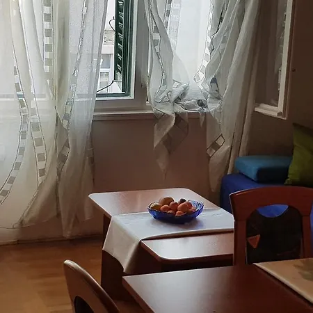 Ana 2 Μακάρσκα